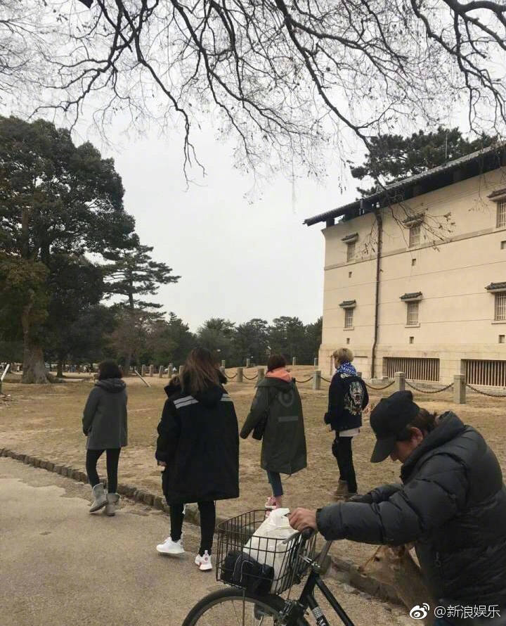 Sợ độ cao và máy bay, nhưng vì tình yêu, Luhan vẫn chiều lòng bạn gái đi du lịch Nhật Bản